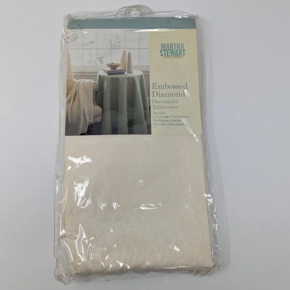 NEW Martha Stewart Everyday Embossed Diamond Decorative Table Vover Cloth Round